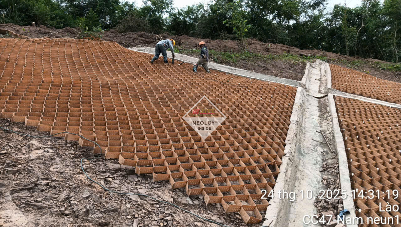 Gia cố mái taluy hầm dẫn dòng thuộc Dự án Thủy điện Namneun 1 - Lào