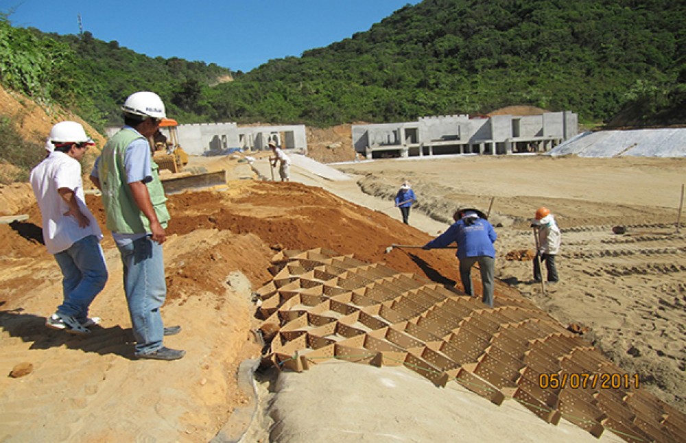 Dự án gia cố mái dốc Neoloy tại Sơn Trà - Đà Nẵng