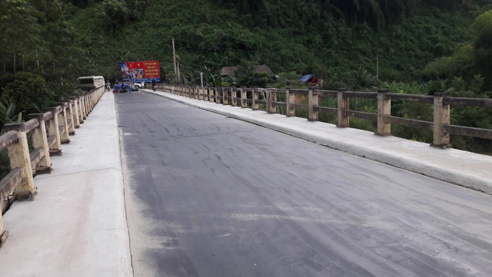 Dự án TL-2000 láng phủ mặt cầu Tô Mậu - Yên Bái